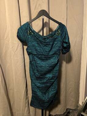 Alex Evenings Petite Off-the-Shoulder Side-Ruching Beaded Sheath Dress in Teal S